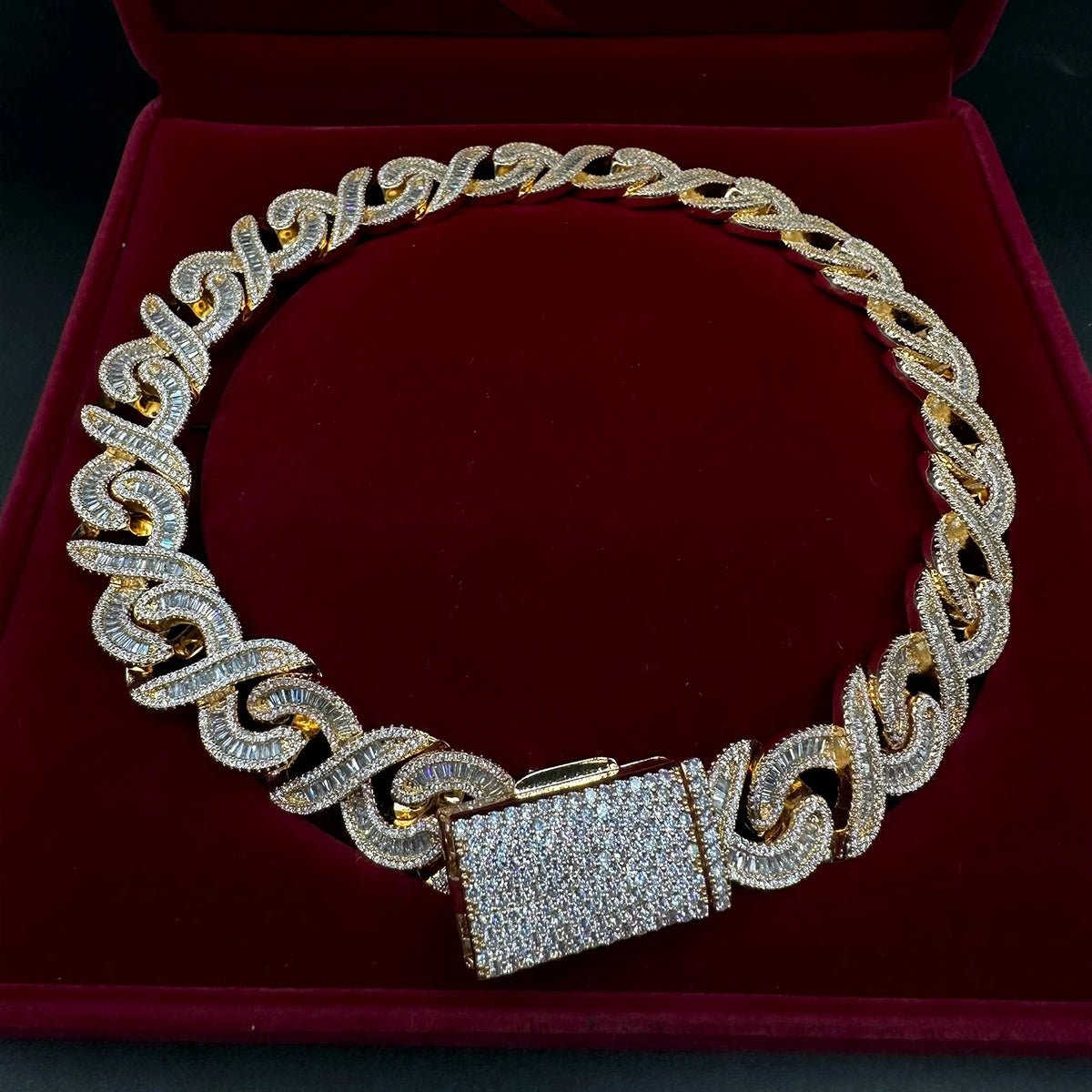20MM Infinity Link Baguette Choker